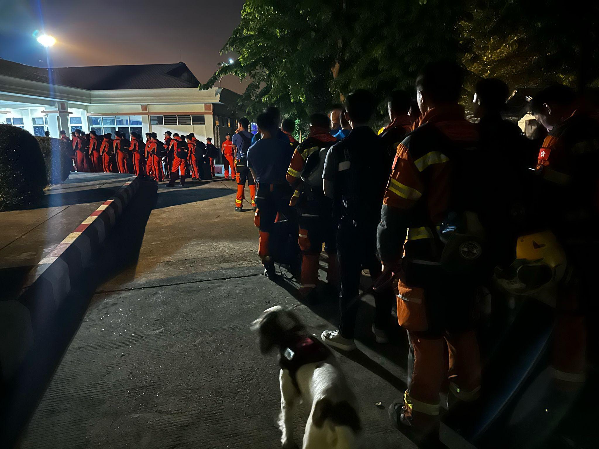 香港消防處表示,經過連日在緬甸地震災區的搜救行動,特區救援隊現正忙於收拾裝備,準備回港。(消防處FB)