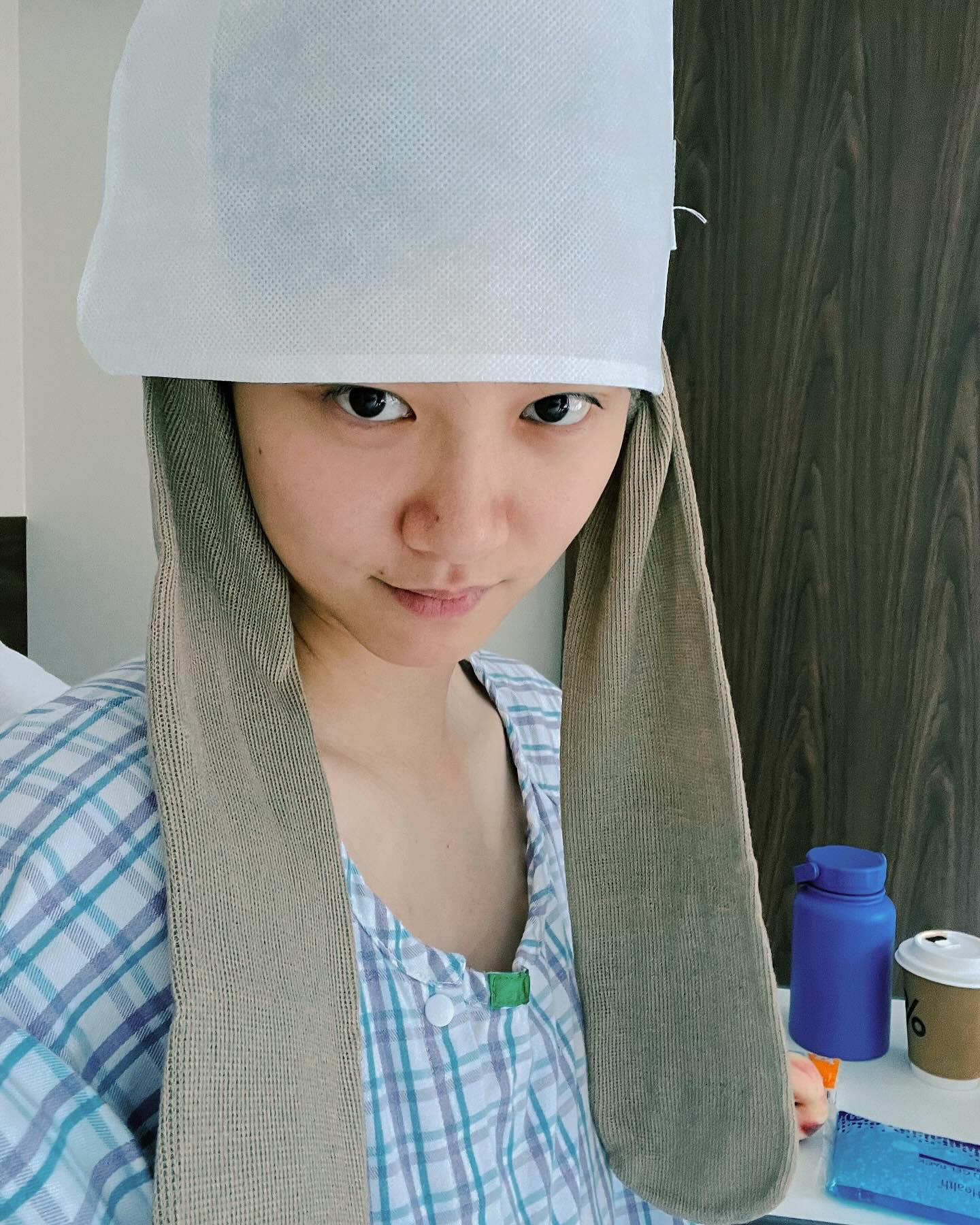 袁澧林高燒不退,經理人急急將她送院。