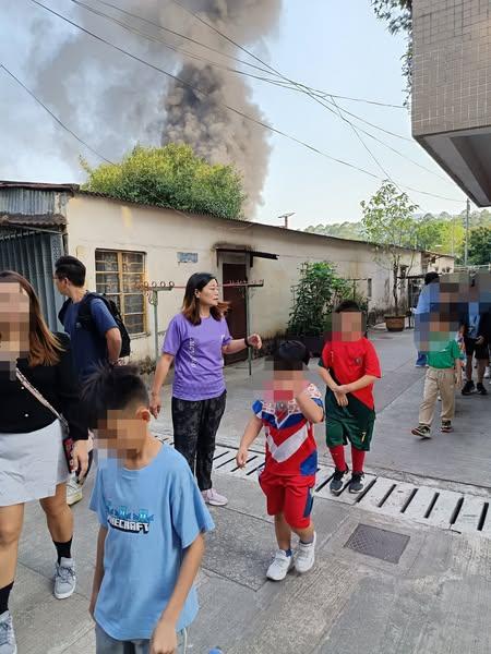 錦田村屋發生火警。(fb「元朗區議員何曉雯」圖片)