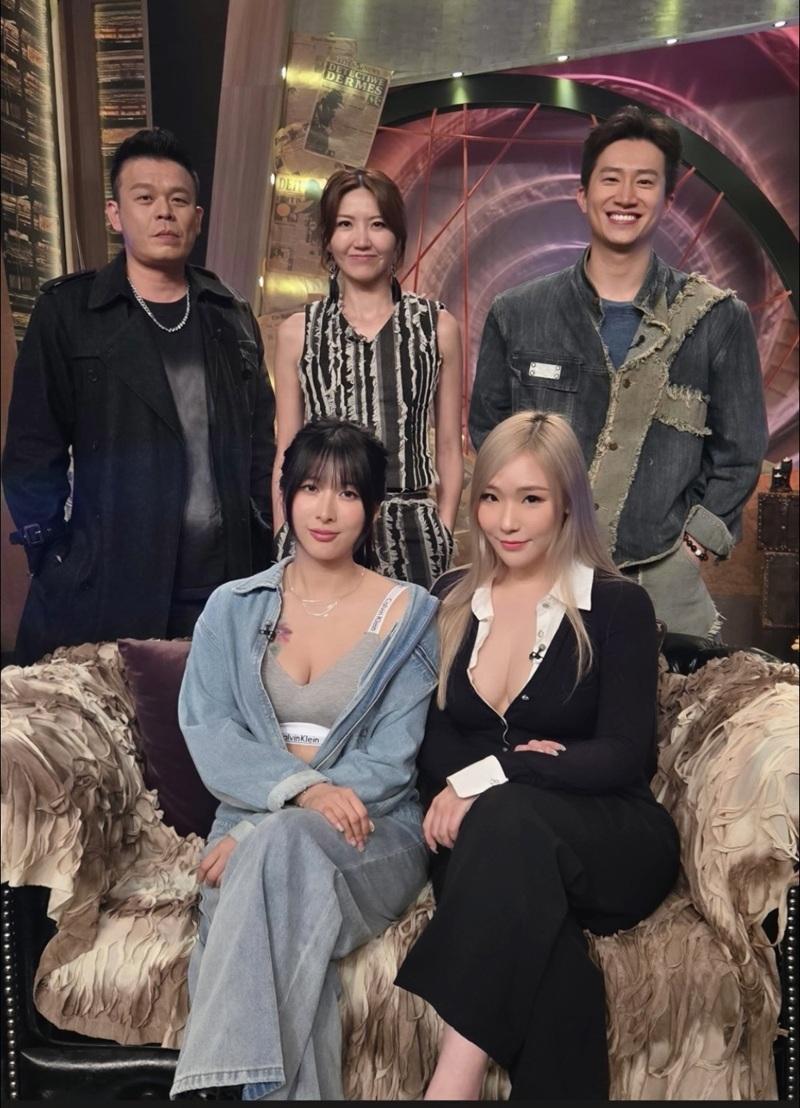 節目《奇情谷》訪問香港兩位AV女優Choco和DinDin。