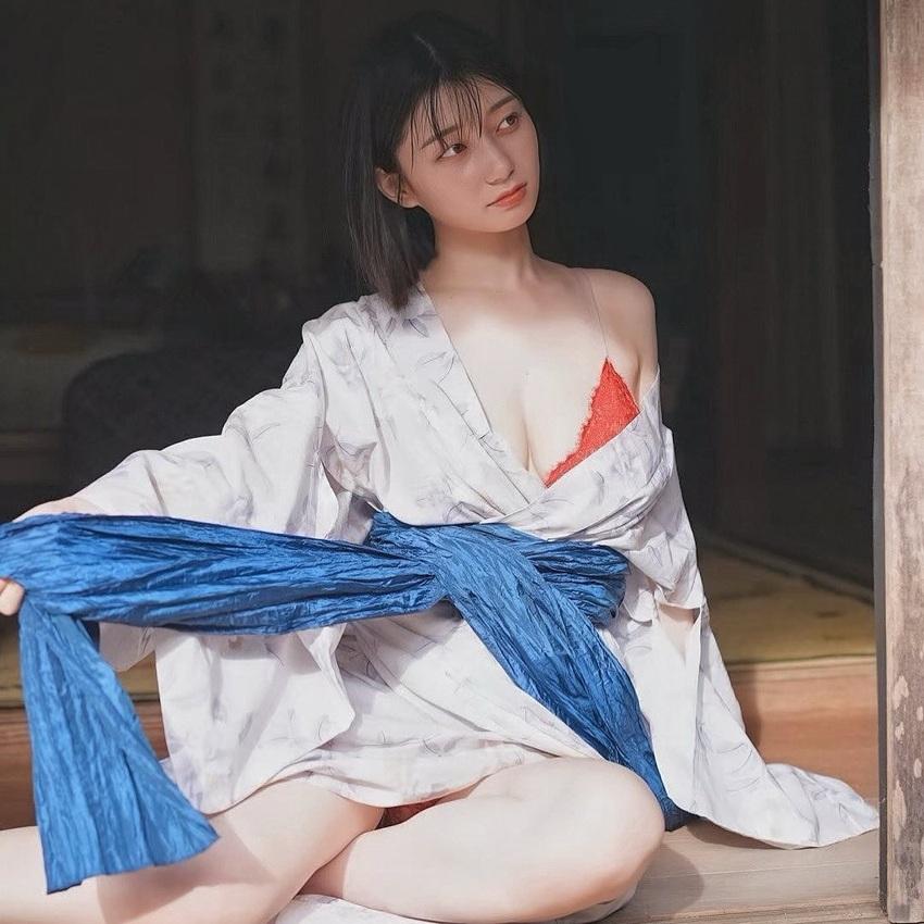 巨乳版橋本環奈 AV女優瀨戶環奈胸壓合照恨死粉絲