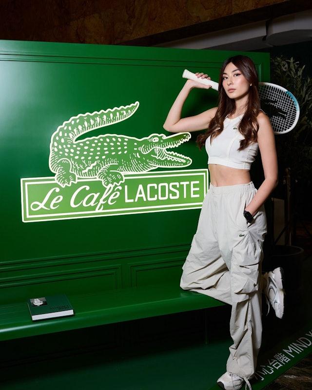 鄧梓峰大女鄧瓊芝才貌雙全。