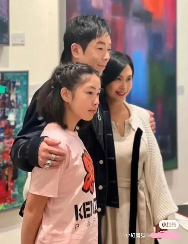 有網民指過往「叉燒包」似承繼了較多爸爸的基因