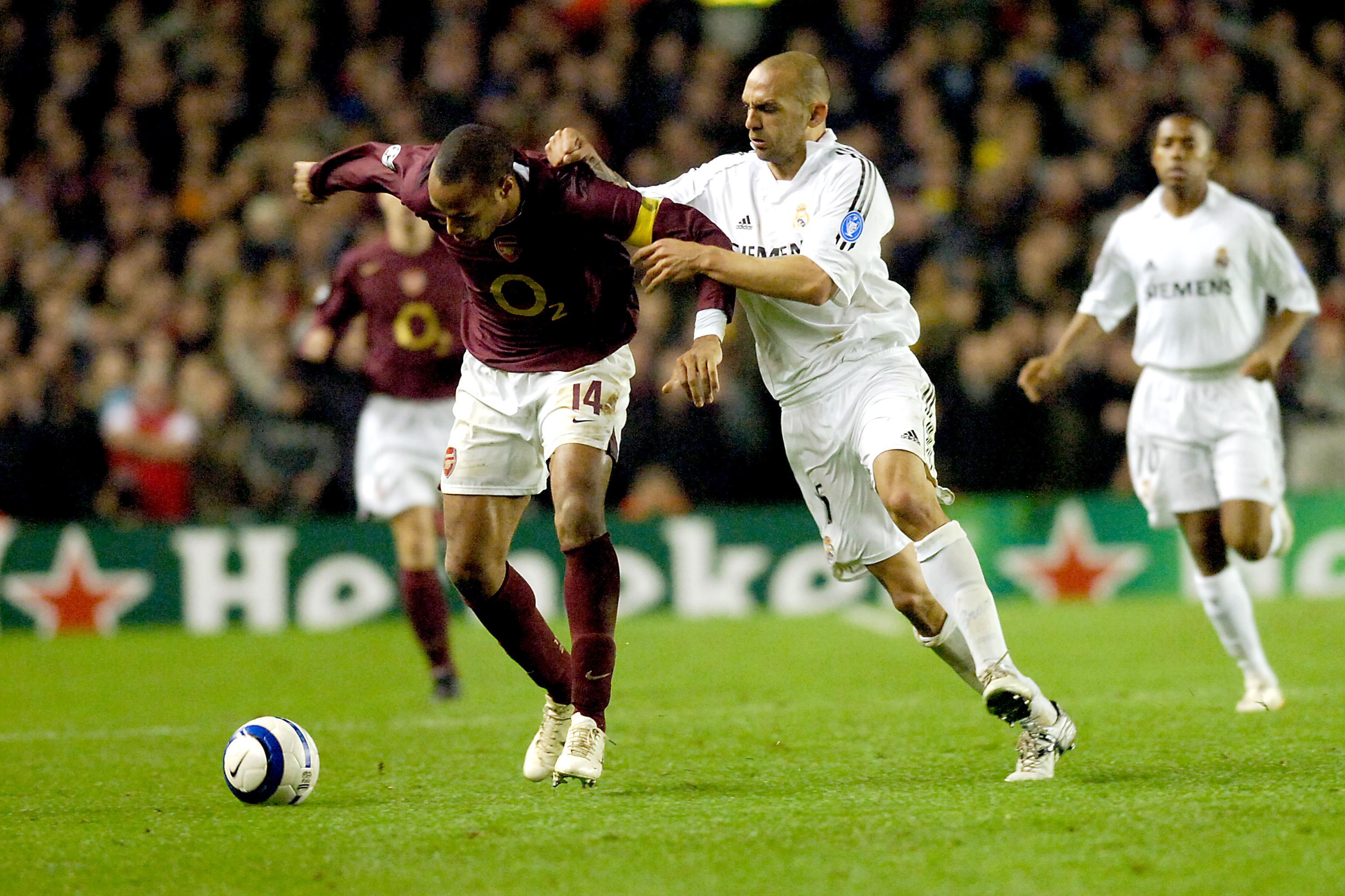 亨利助阿仙奴在2005-06歐聯十六強階段,兩回合合計以1比0淘汰皇馬。(資料圖片)