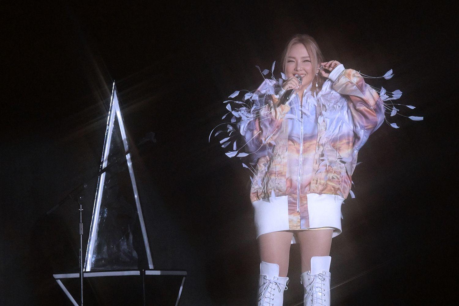 衛蘭舉行世界巡迴演唱會,昨日在廣州揭開序幕。