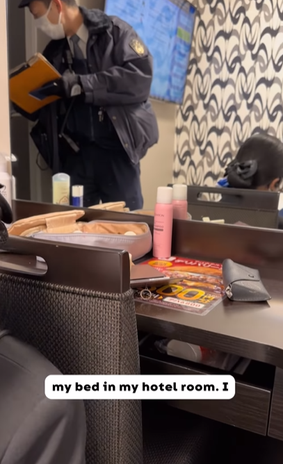 一名烏克蘭女子分享入住東京酒店的恐怖經歷,在外面觀光完返回房間於床底發現一名陌生男子。(互聯網)