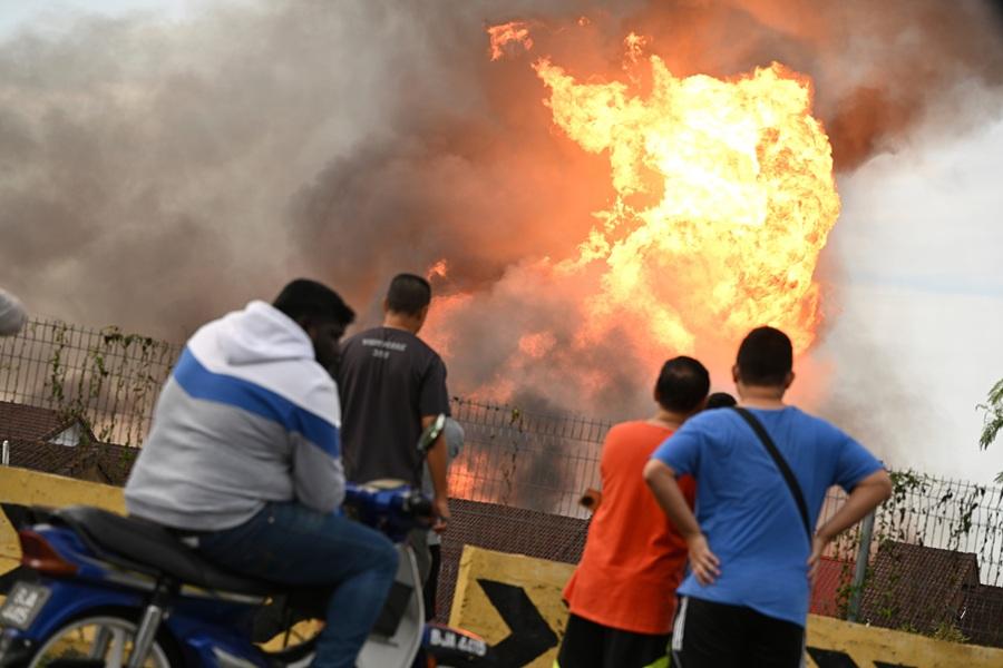 馬來西亞天然氣管爆炸