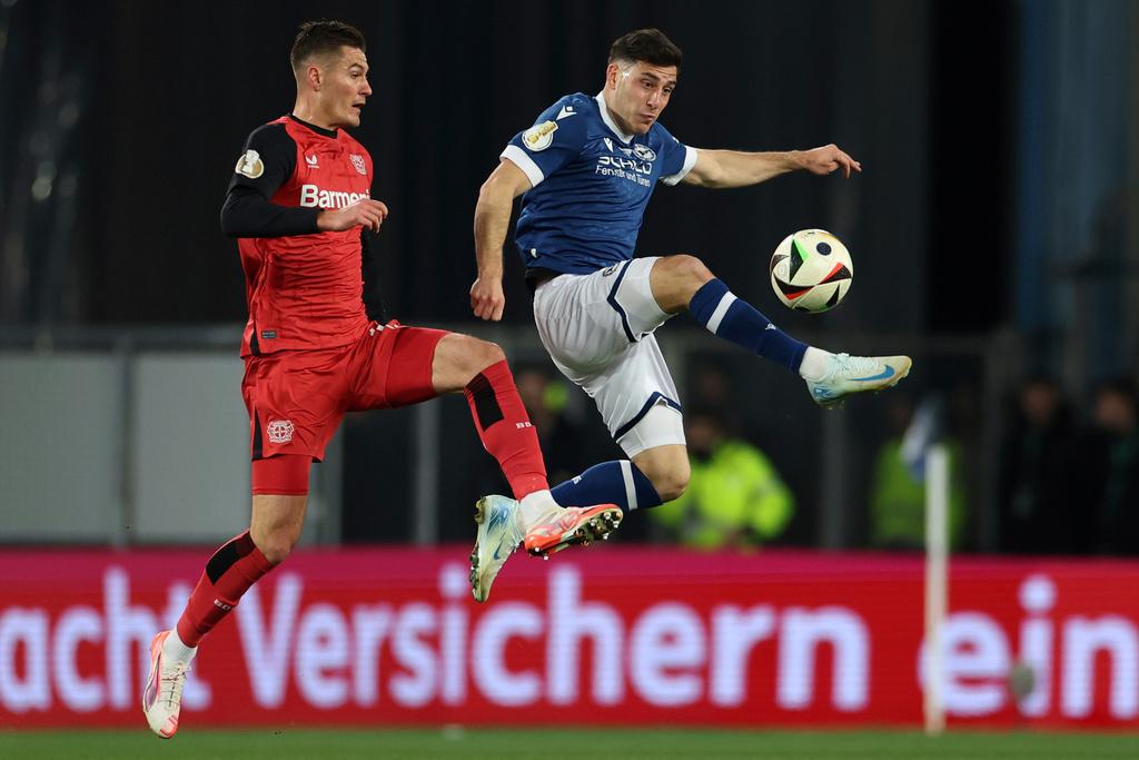 丙組比勒費爾德2:1贏利華古遜。(美聯社)