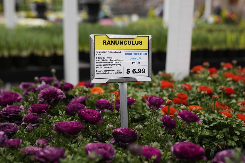 美加近日在關稅問題上爆發爭端。圖為芝加哥售賣從加拿大進口的鮮花。(美聯社)