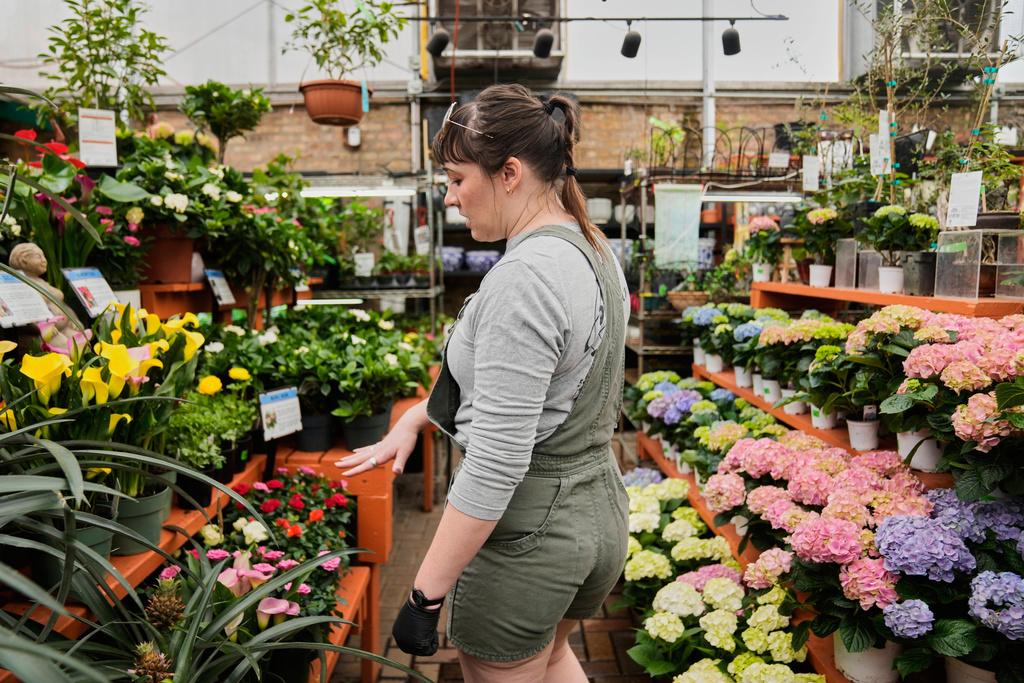 美加近日在關稅問題上爆發爭端。圖為芝加哥售賣從加拿大進口的鮮花。(美聯社)