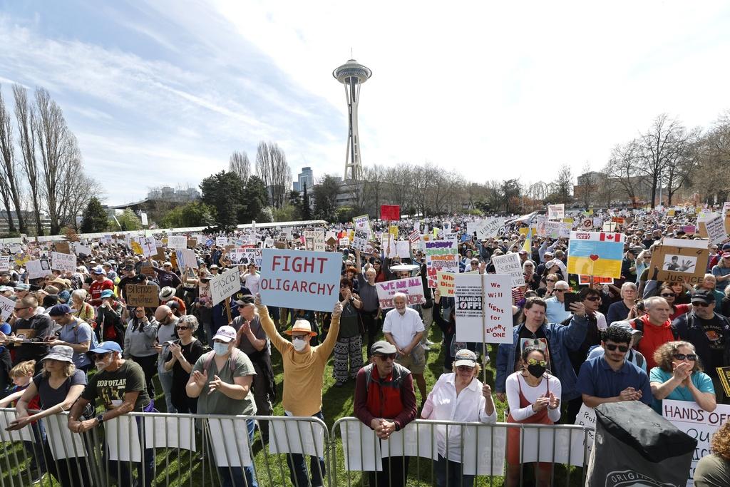 美國各地周日有過千場示威,反對特朗普和馬斯克推行的措施。(資料圖片)