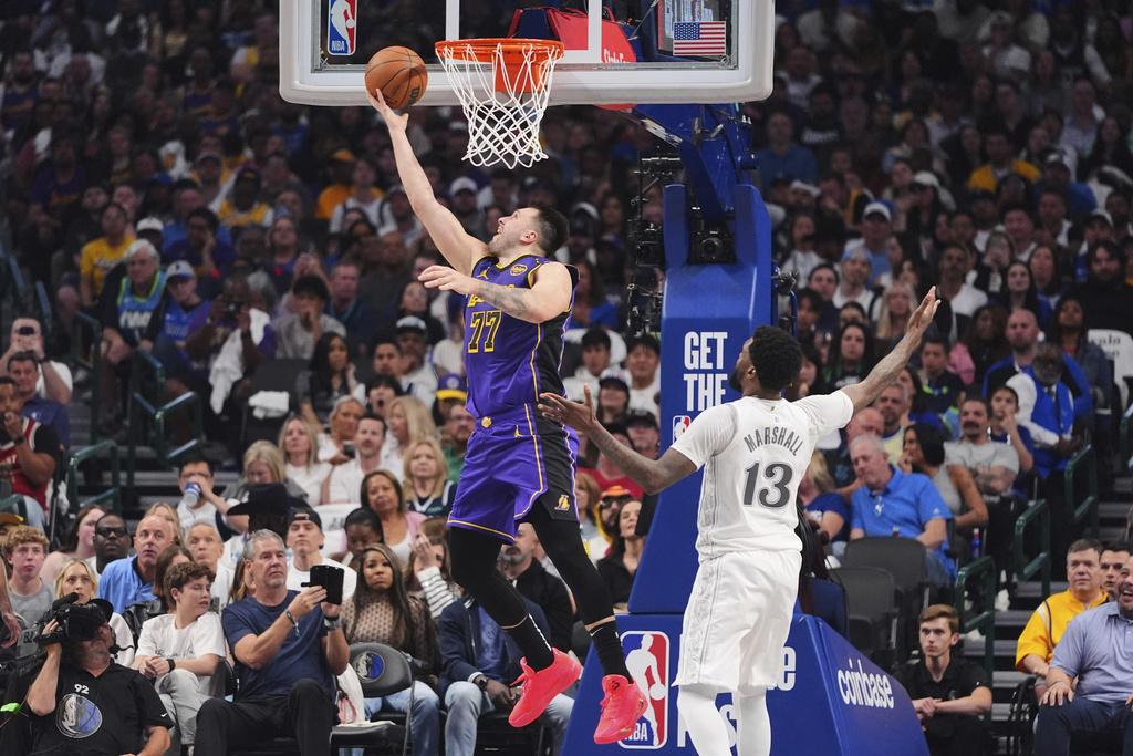 當錫(Doncic)今季在獨行俠場均攻乒28.1分,轉會湖人後升至場均28.2分。