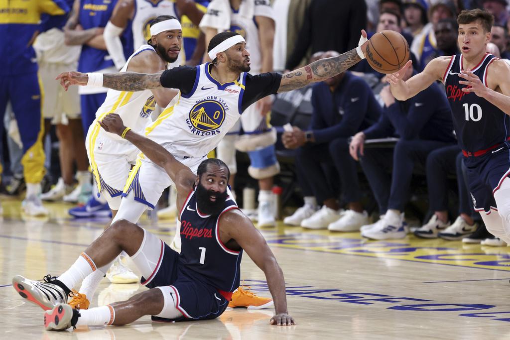 快艇124:119擊敗勇士。(美聯社)