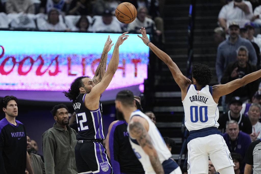 獨行俠120:106擊敗帝王晉級。(美聯社)