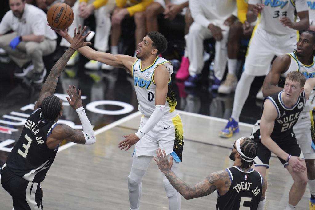 溜馬加時119:118擊敗公鹿。(美聯社)