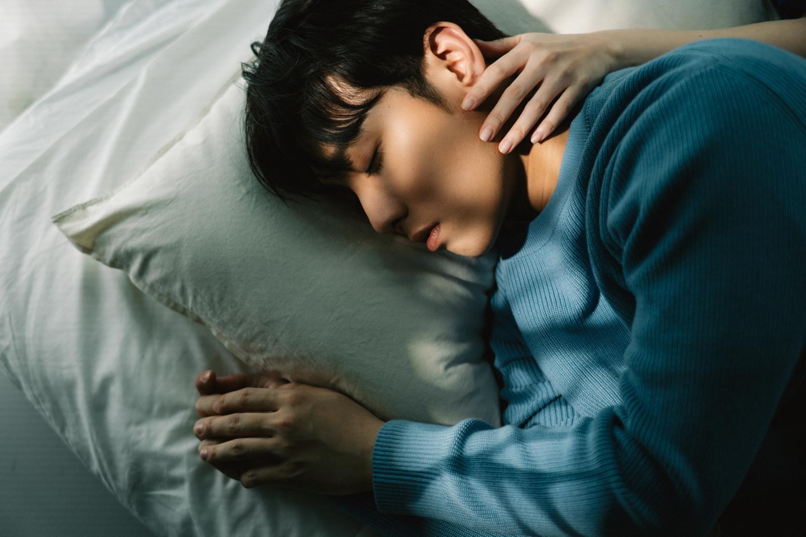 曾傲棐新歌《時間的碎片》由小克填詞,談因果循環。