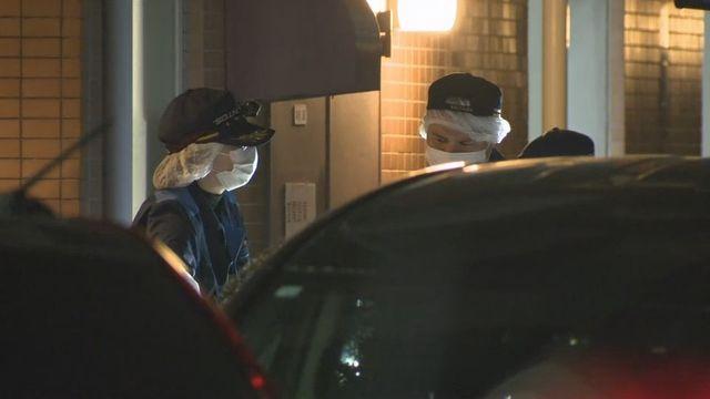 日本埼玉14日晚間驚傳恐怖砍人案,一名年輕女性在一棟公寓前遭人殺害,警方今公布死者的身份,為住在案發公寓的15歲女高中生手柄玲奈。