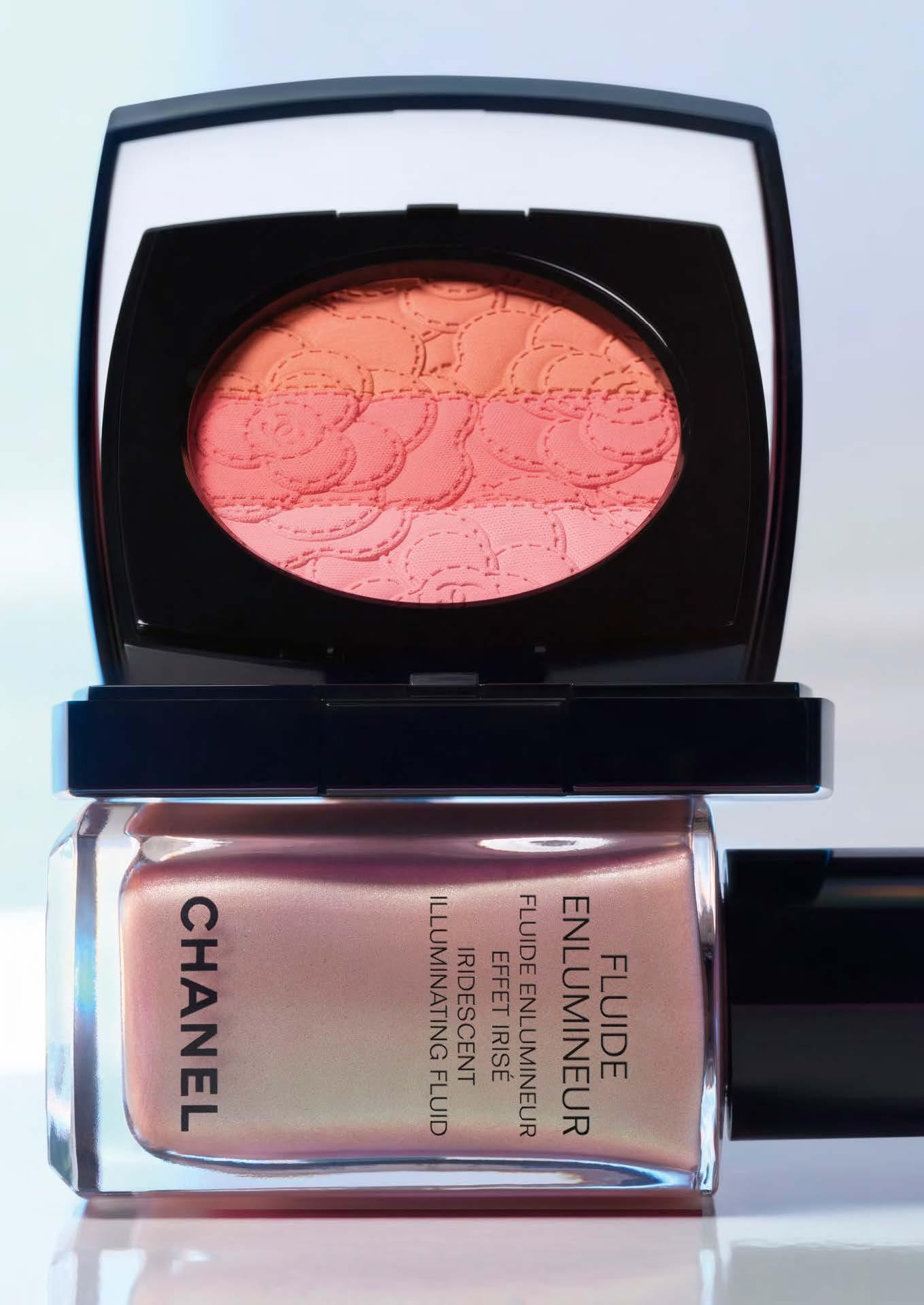 春妝2025|Chanel山茶花浮雕亮肌三色胭脂 $600/8.5g、透亮光影液 $550/30ml