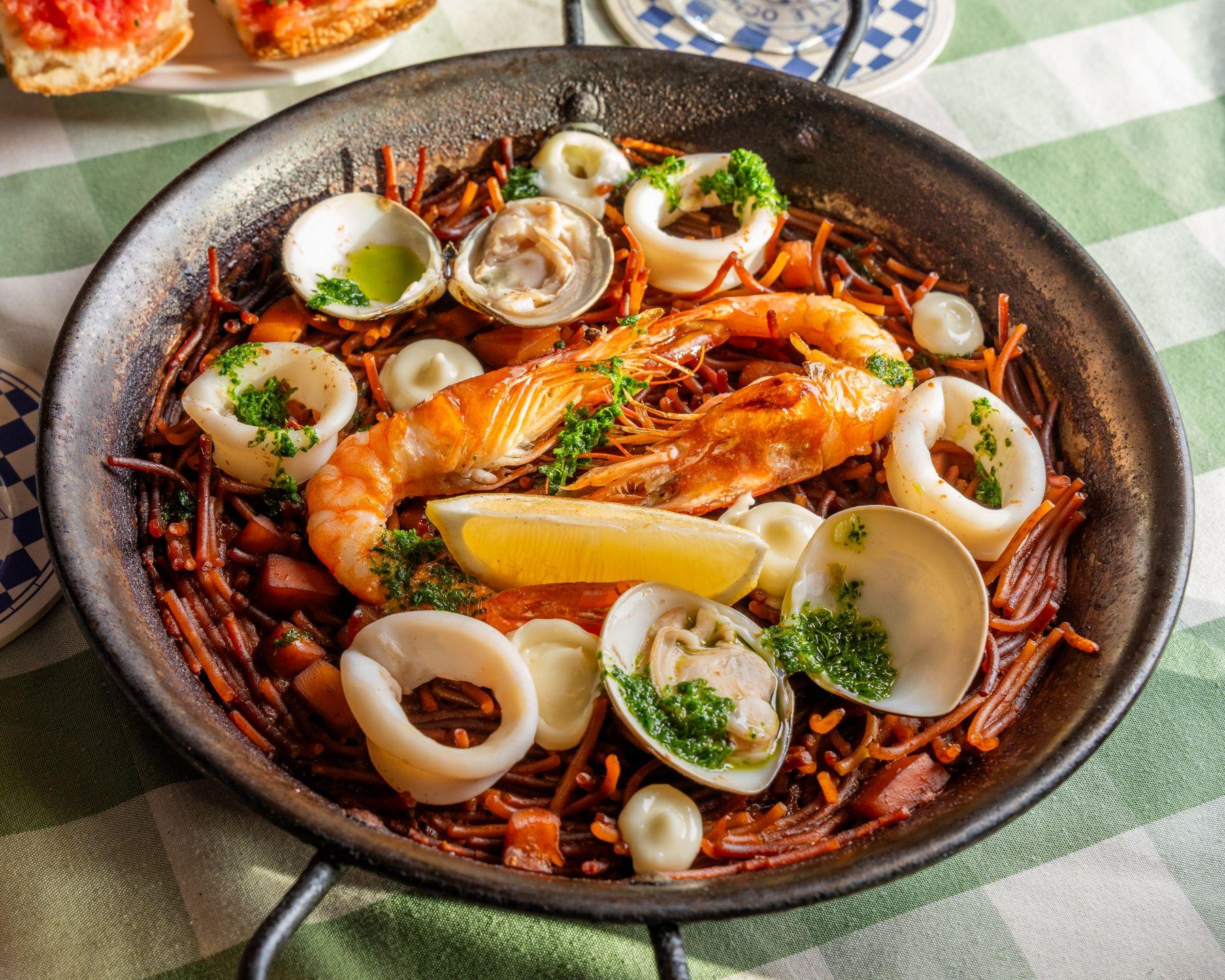 傳統西班牙海鮮焗細麵(早午餐另加$190)