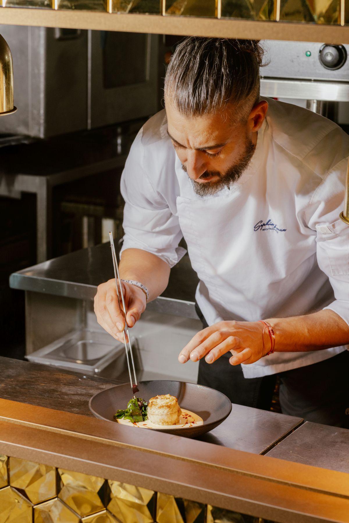 行政總廚 Luca Schiavone在廚藝了得的家庭中成長,自小受到薰陶熱愛下廚,設計菜單會融入家庭溫暖的回憶。