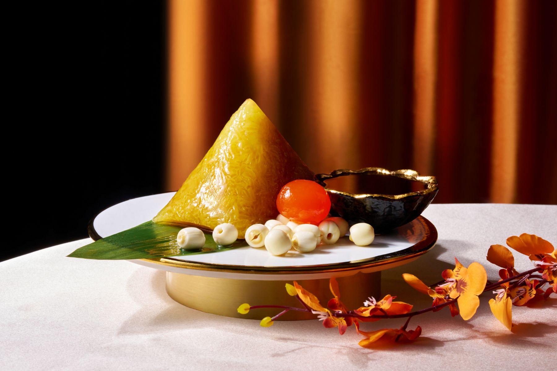 古法蛋黃蓮蓉鹼水粽(配黑糖醬)低至65折$138,原價$168