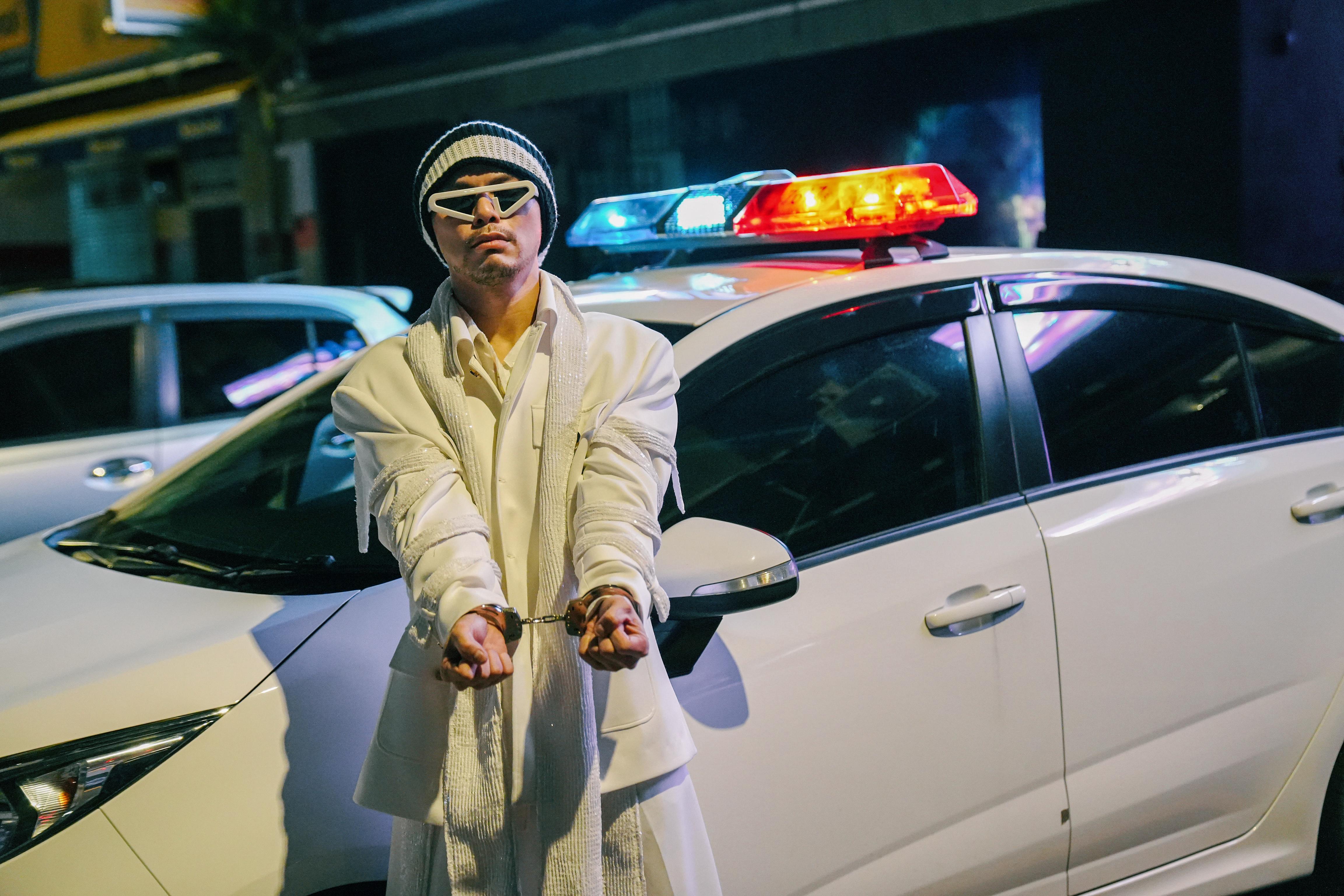 原來林夕也很喜歡黃明志作品《龍的傳人》和《玻璃心》。