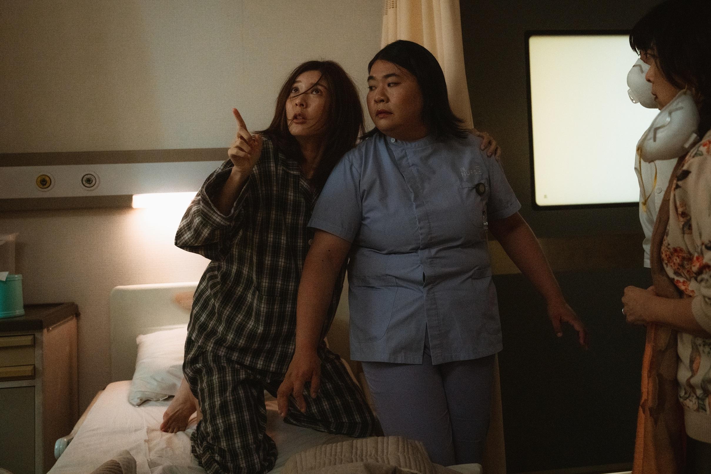 余香凝在《麻甩媽咪》一人分飾兩角。