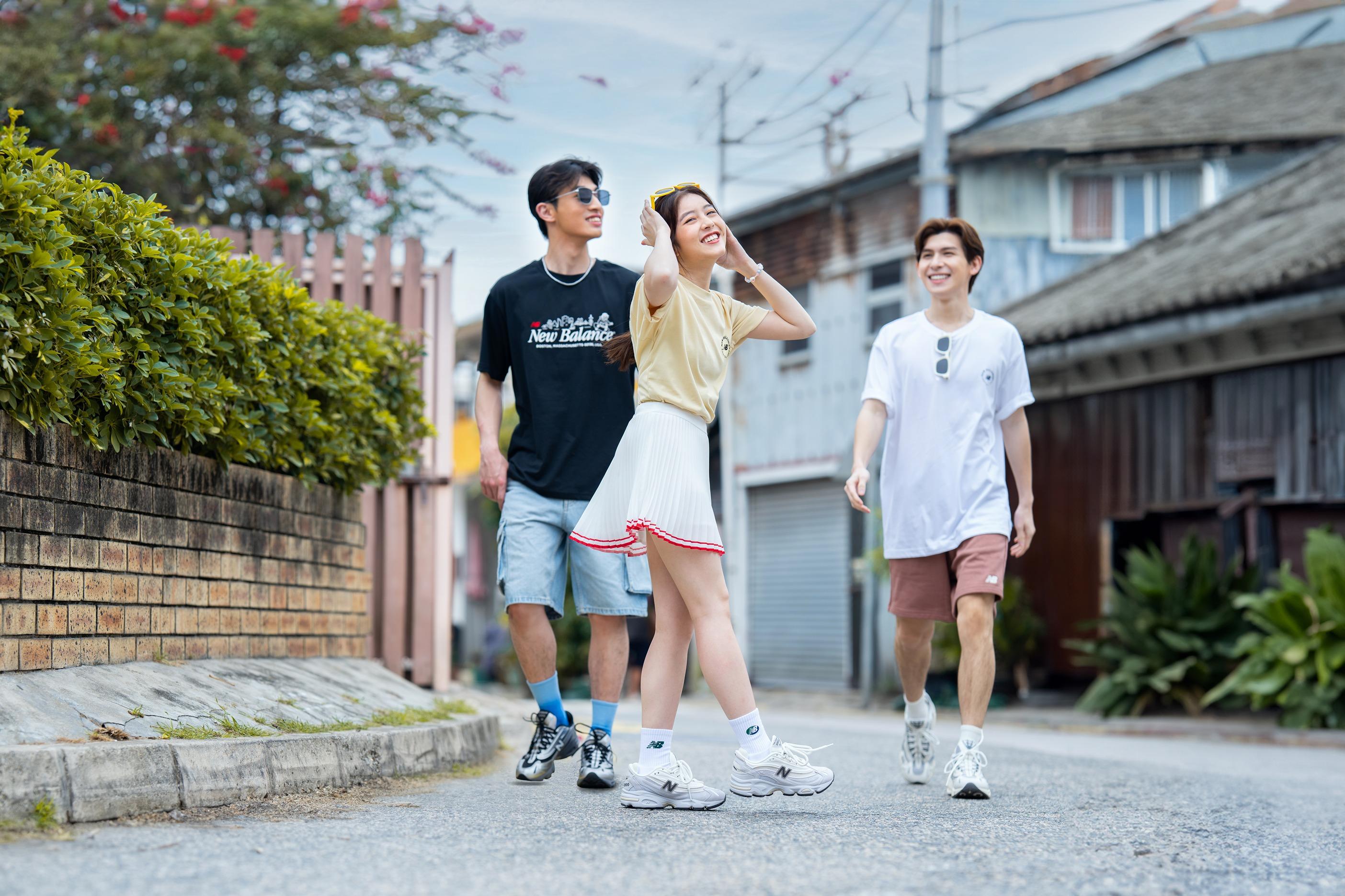 熱賣型號M1000系列加入復古靛藍、水泥灰、螢光粉紅及銀灰黑等多款Y2K配色。