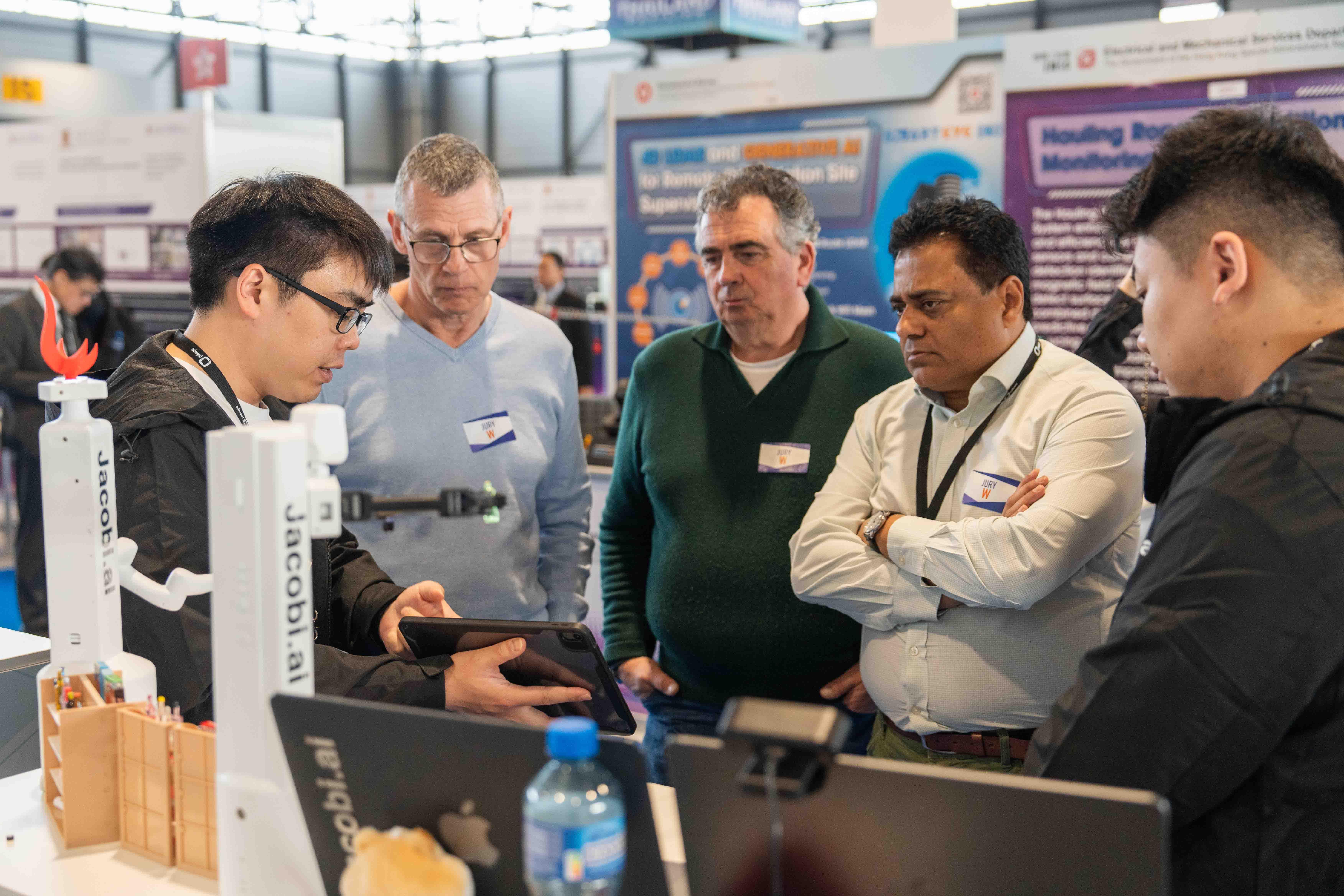 參展項目中近四成應用了尖端人工智能技術。(科大圖片)