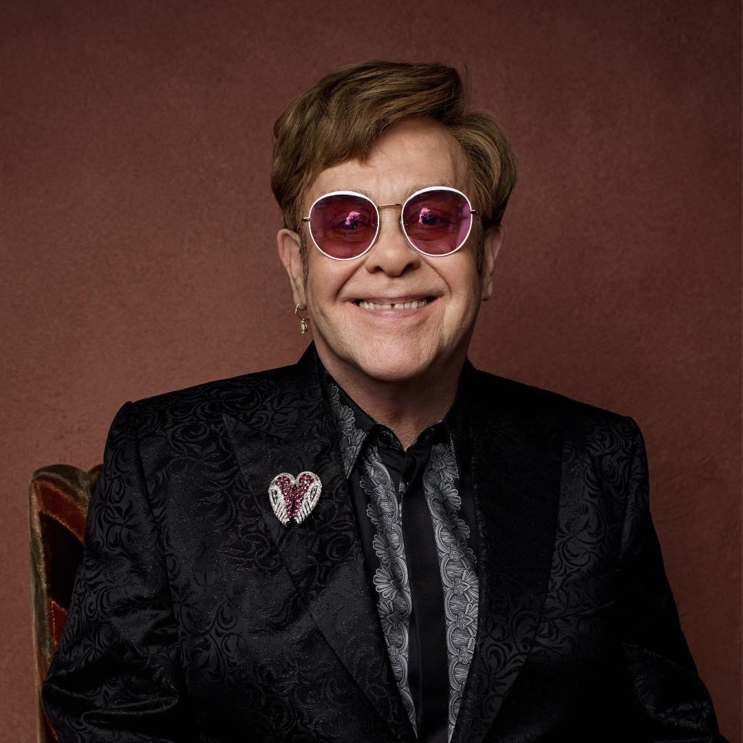 Elton John指,眼疾仍需要一段時間才可康復。