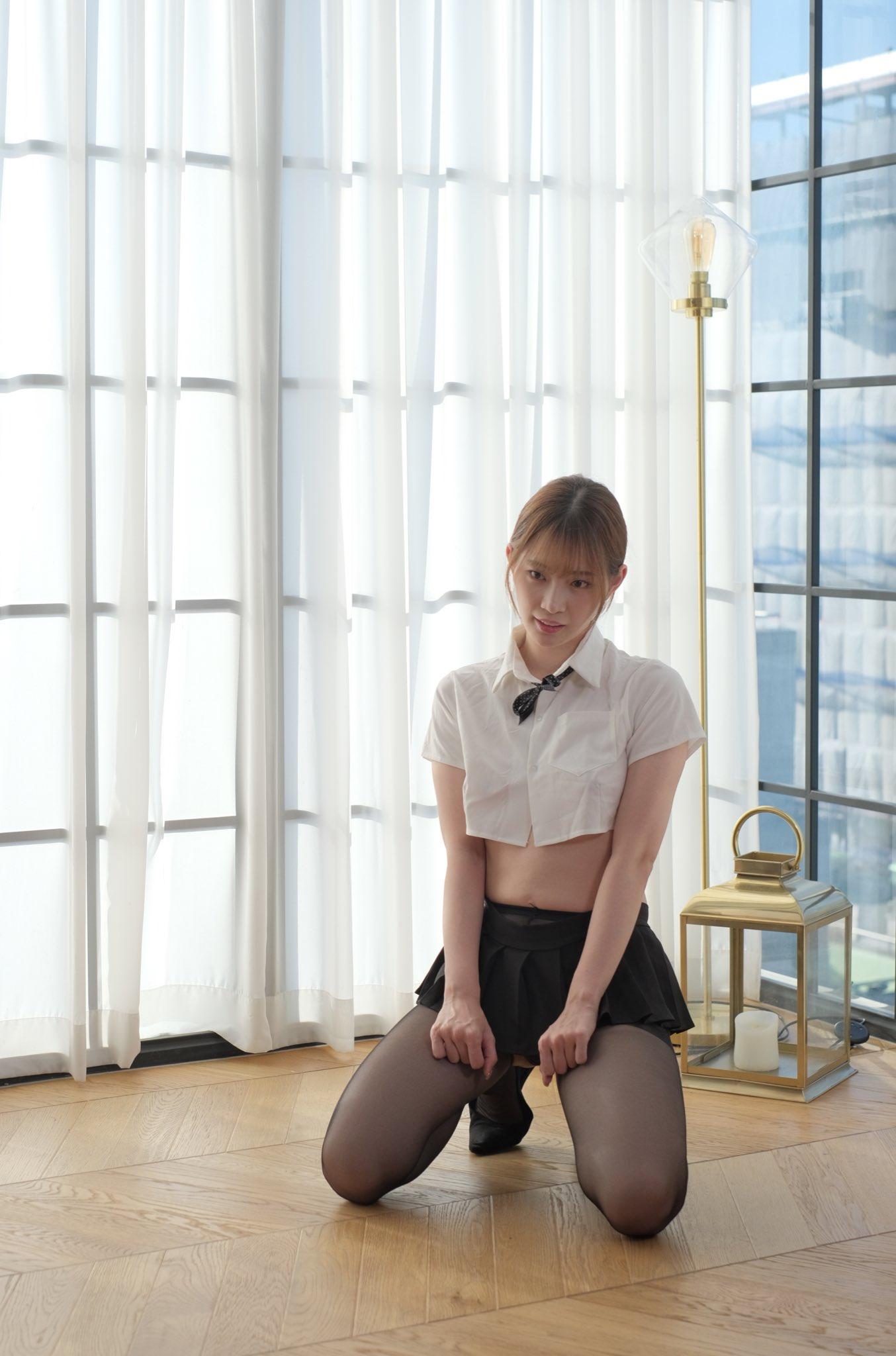 美谷朱音(前名:美谷朱里)(X@akari_mitani17)