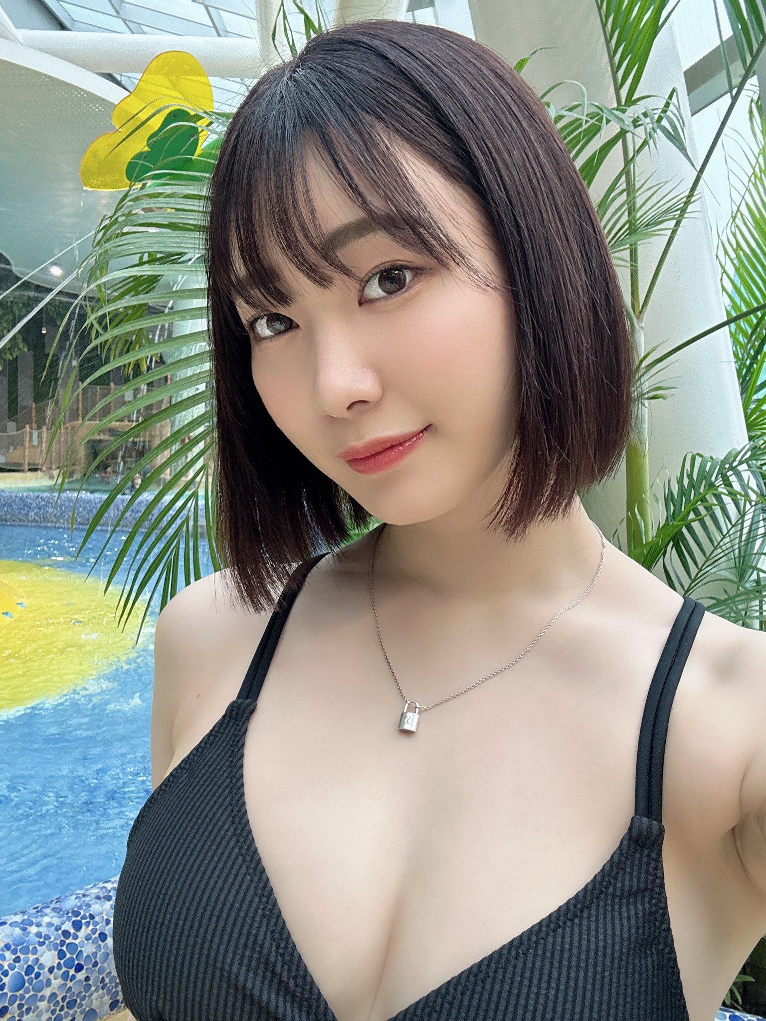 美谷朱音(前名:美谷朱里)(X@akari_mitani17)