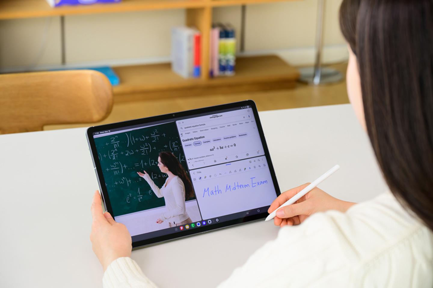 Samsung Galaxy Tab S10 FE系列可進行多工處理。