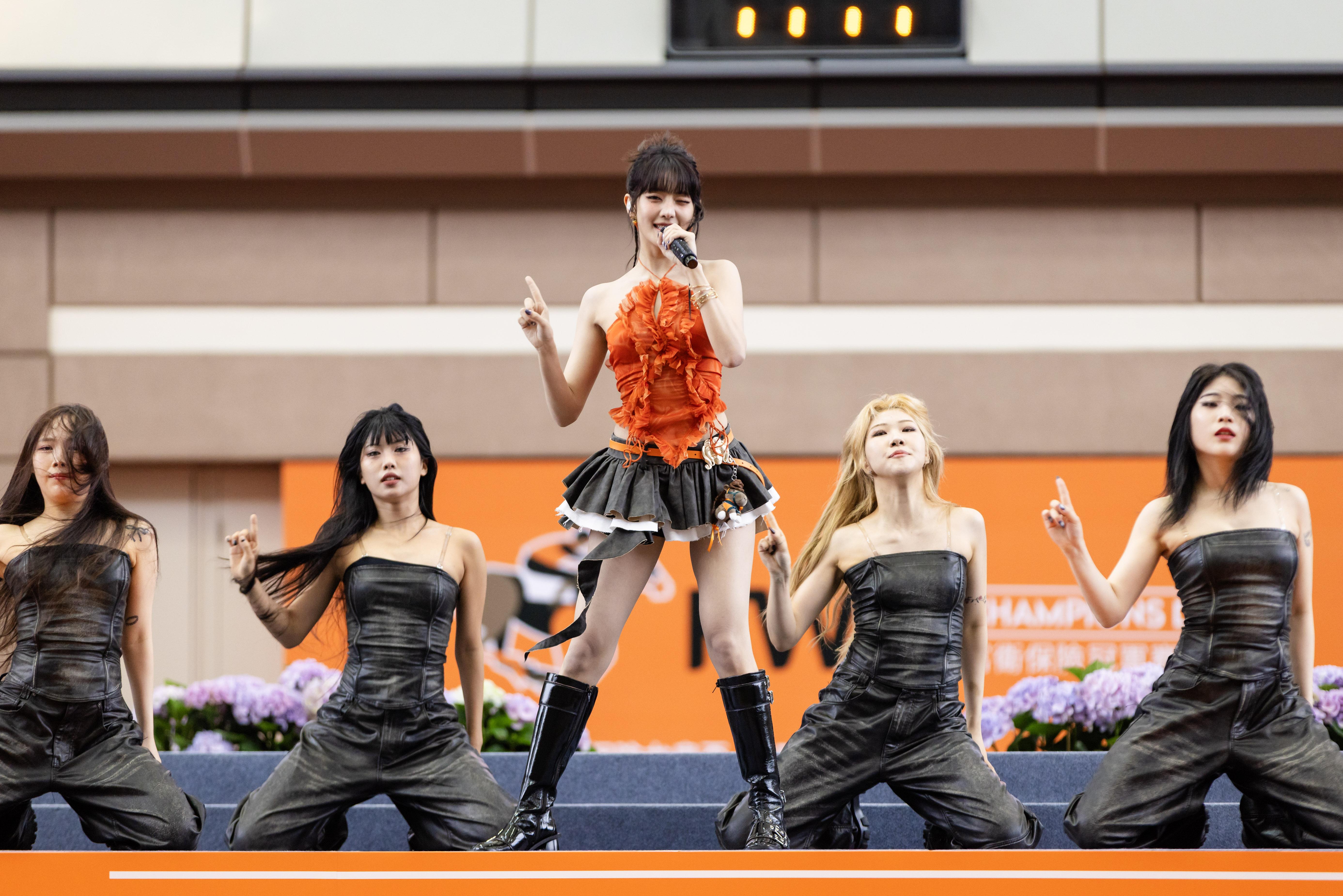 MINNIE展現女團超凡舞技,令現場氣氛瞬間升溫。