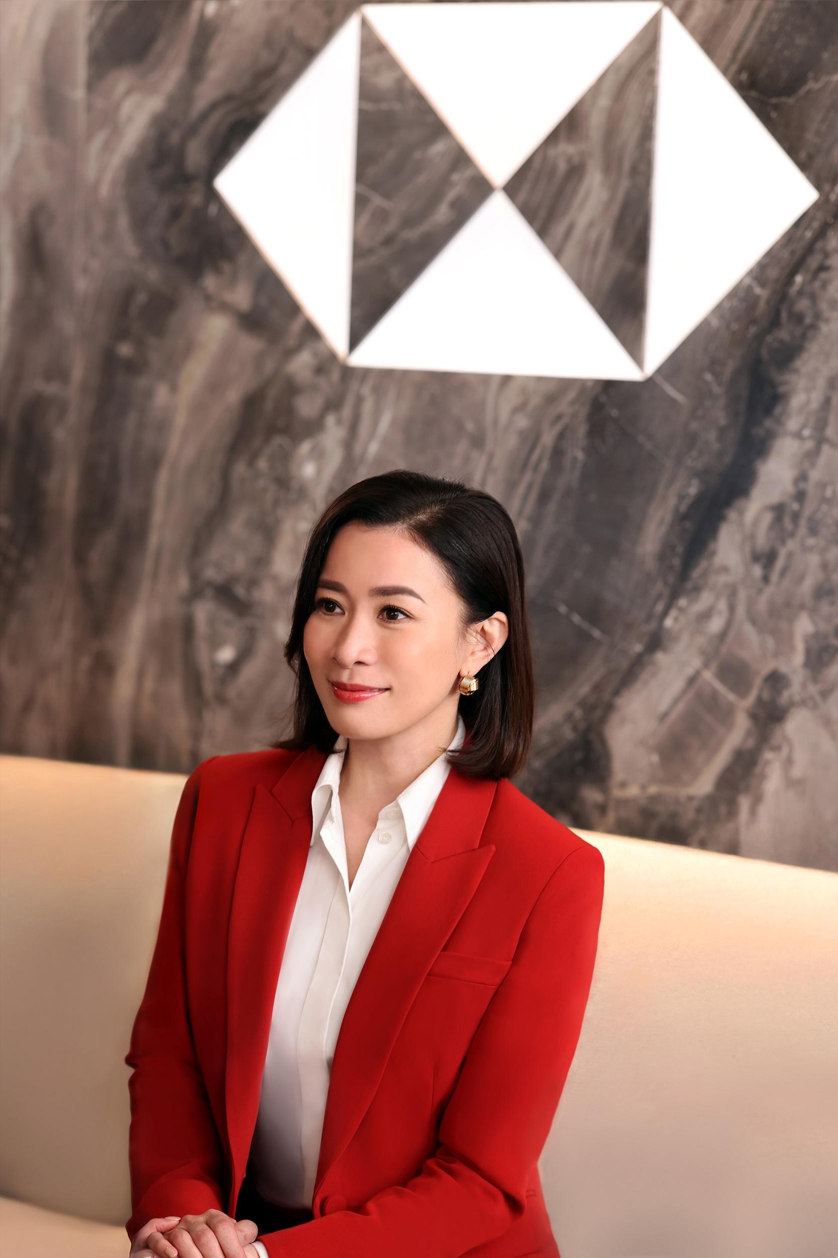 阿佘用她的專業態度,細膩揣摩每個細節,將角色詮釋得活靈活現。