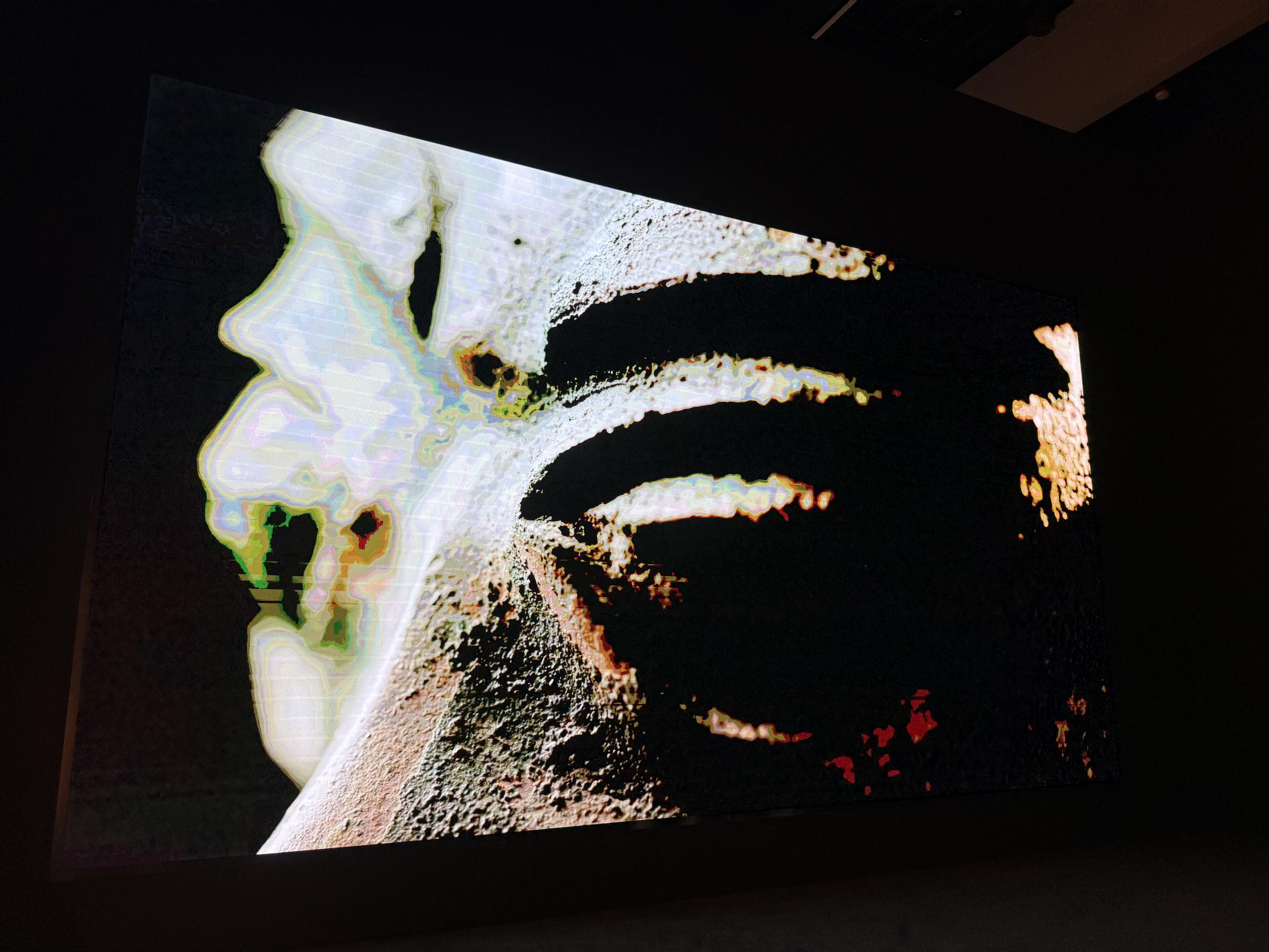 12K影片欣賞文物的各種細節及圖騰