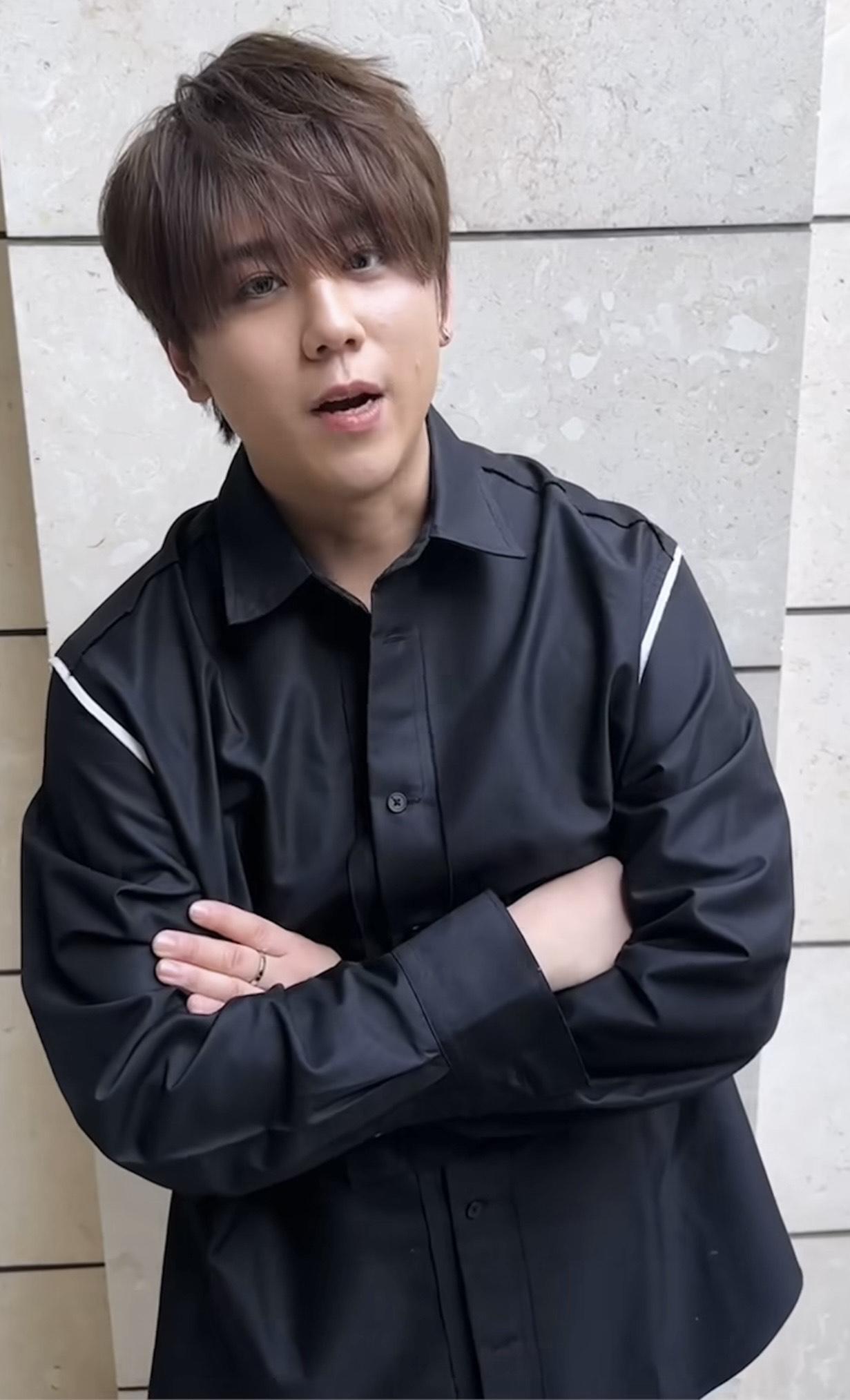 MIRROR成員姜濤今日現身海洋公園熊貓館開直播。