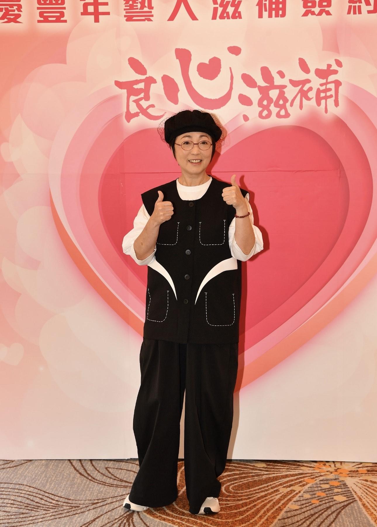 苑瓊丹大讚好友艾威好人所以樂意幫忙。