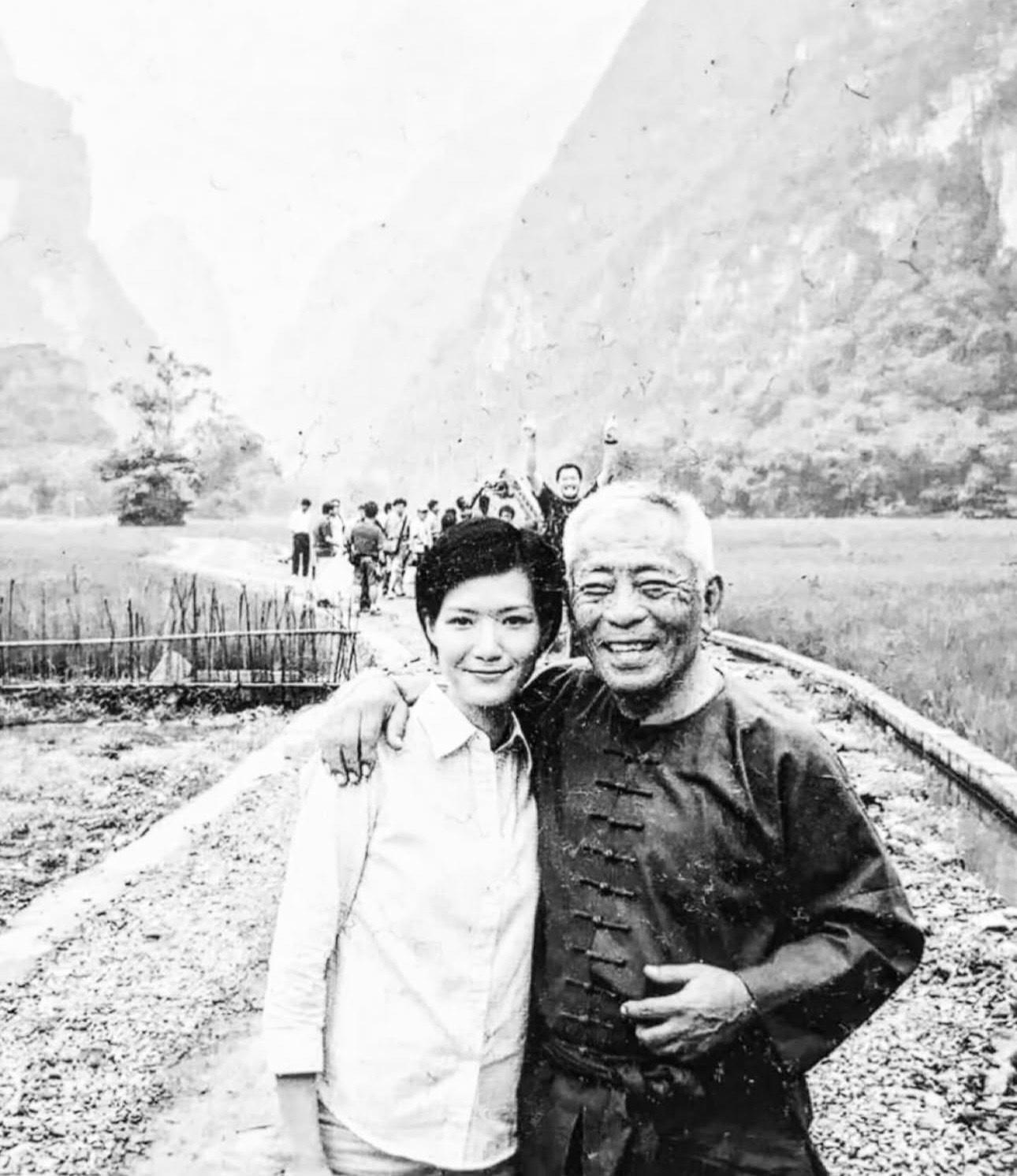 盧巧音貼合照大讚前輩一秒入戲。