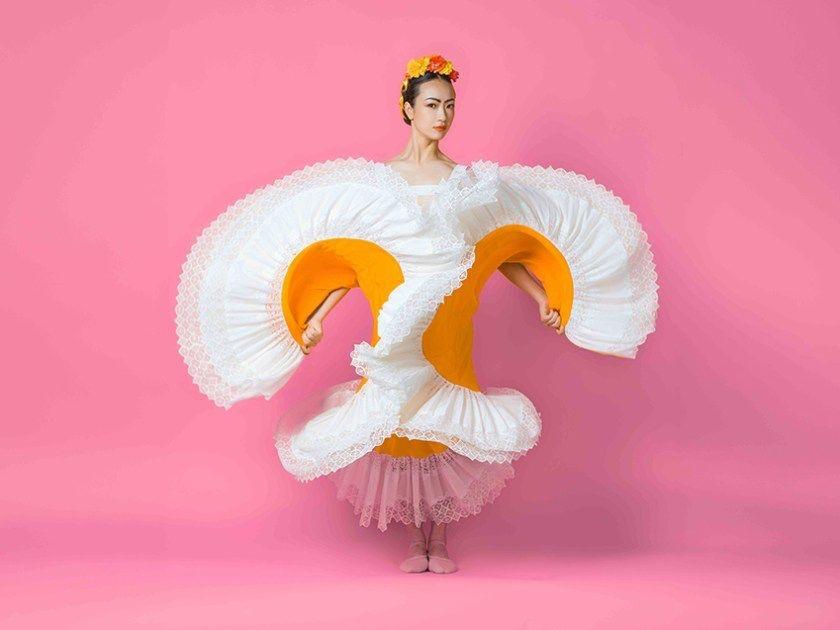 以輕柔舞姿,勾勒出頑強的烈女子。(作者提供)