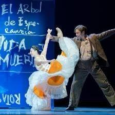 以輕柔舞姿,勾勒出頑強的烈女子。(作者提供)