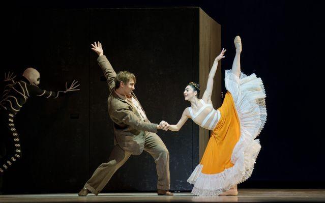 以輕柔舞姿,勾勒出頑強的烈女子。(作者提供)