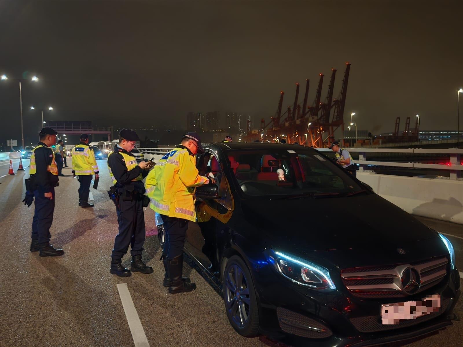 警方打擊酒駕和藥駕。