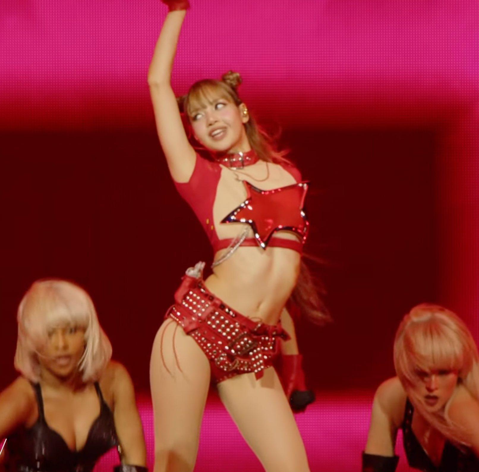 美國媒體大讚Lisa的在Coachella音樂節演出。