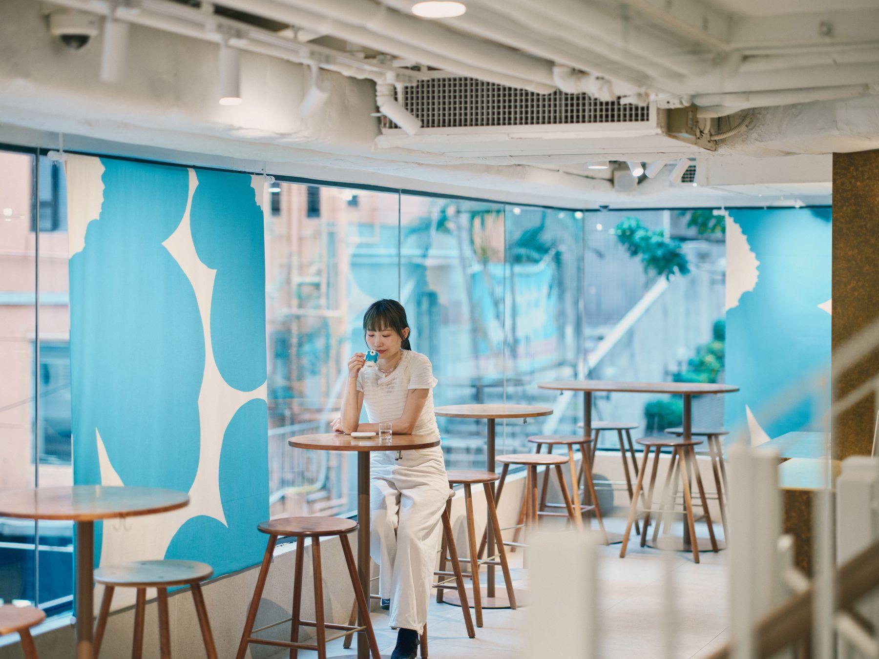 灣仔咖啡店由即日起至 5 月 16 日化身為 Marimekko 藝術空間。