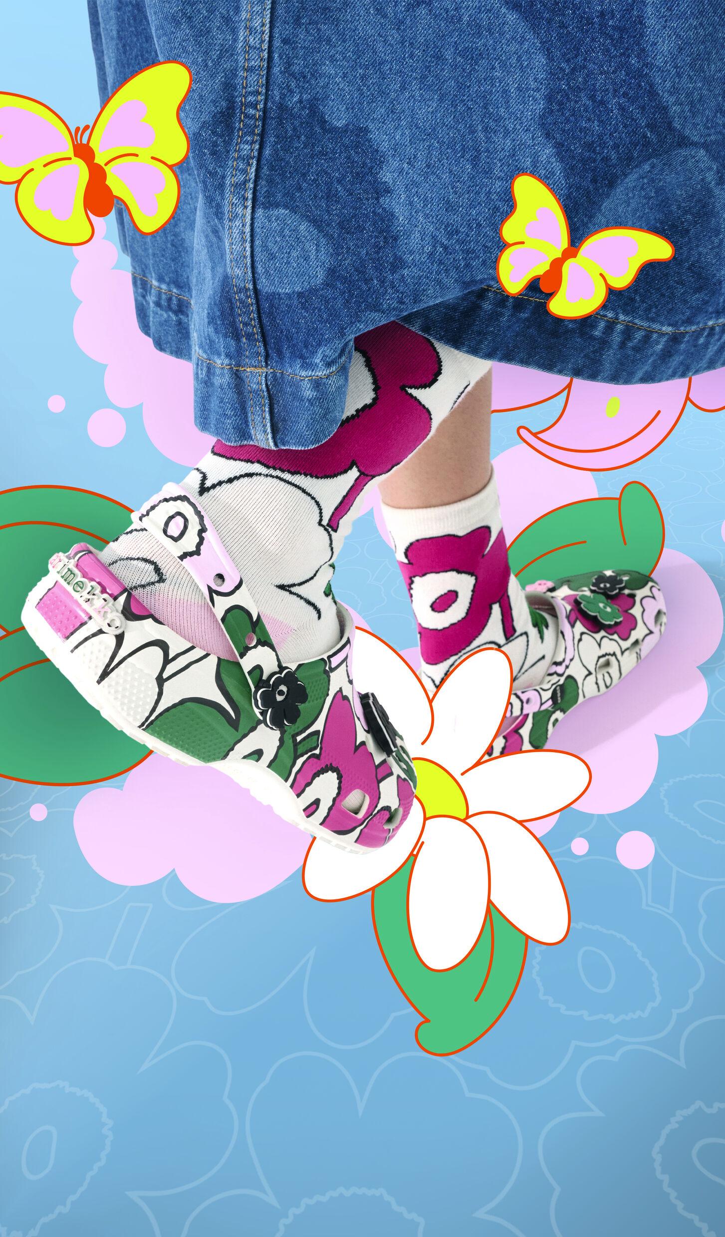 Marimekko X Crocs還有同款襪子,同樣印上Unikko印花。