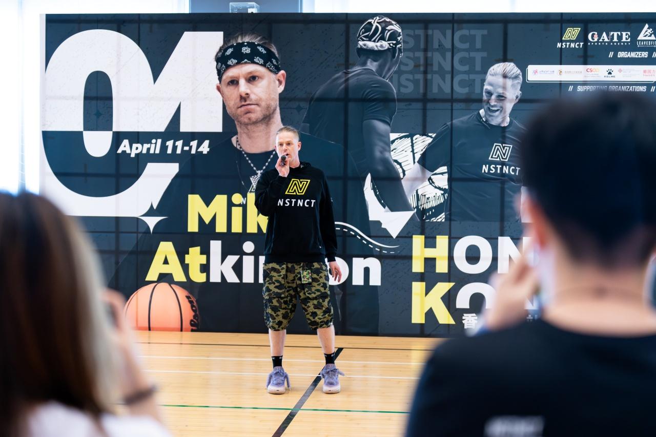 著名NBA運動表現教練艾堅遜訪港交流,大讚香港球員具潛質。