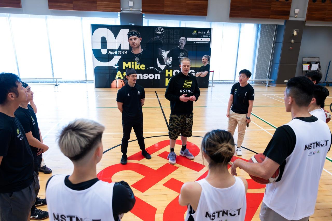 著名NBA運動表現教練艾堅遜訪港交流,大讚香港球員具潛質。