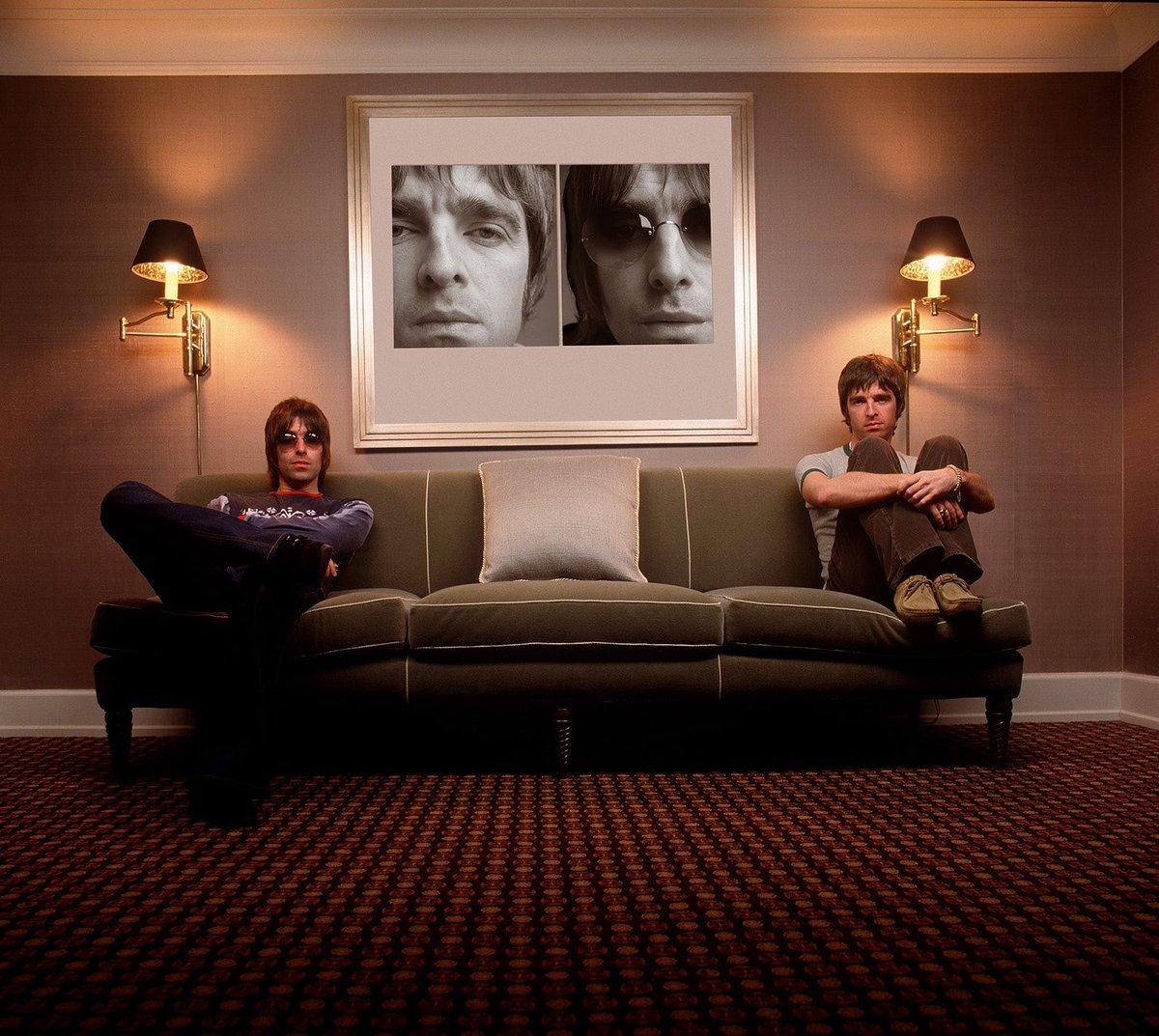 OASIS全球唱片總銷量超過9,000萬張,是一支享有極高人氣的傳奇樂隊。