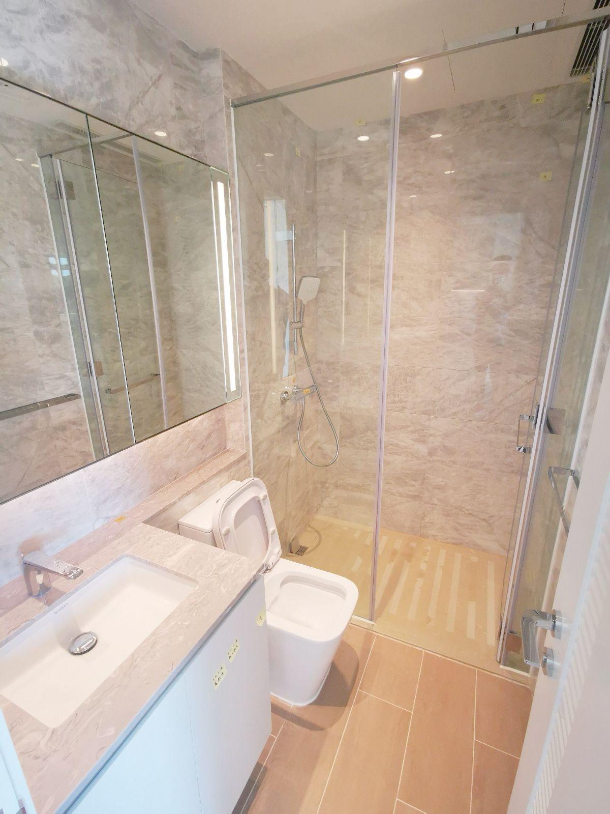 單位浴室裝修頗新淨。(代理提供)